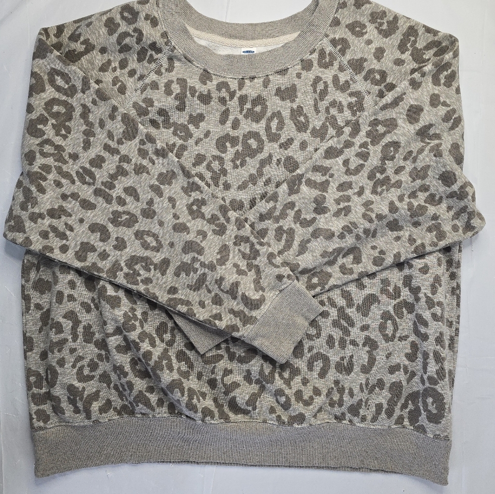 Old Navy Sweatshirt Gray Fleece Snow Leopard Long Sleeve Fleece Pullover XL - Picture 6 of 13